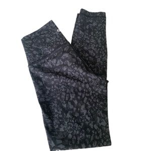 Lululemon size 4 EUC